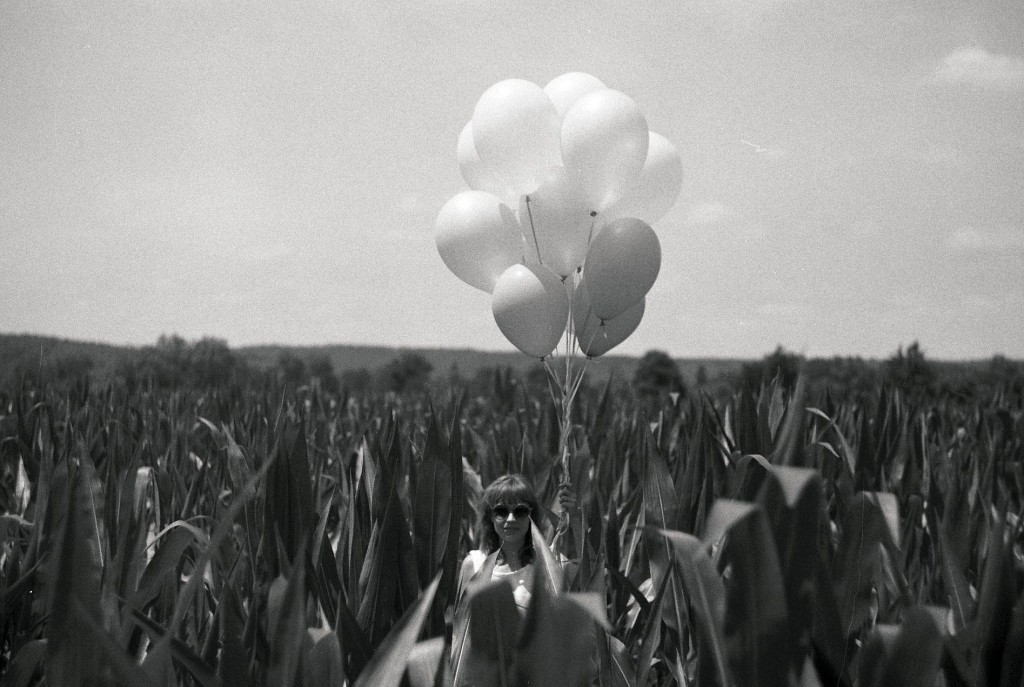 sp4nk-astrid-35mm-balloon-field-1