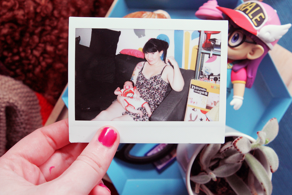 pola instax wide alice