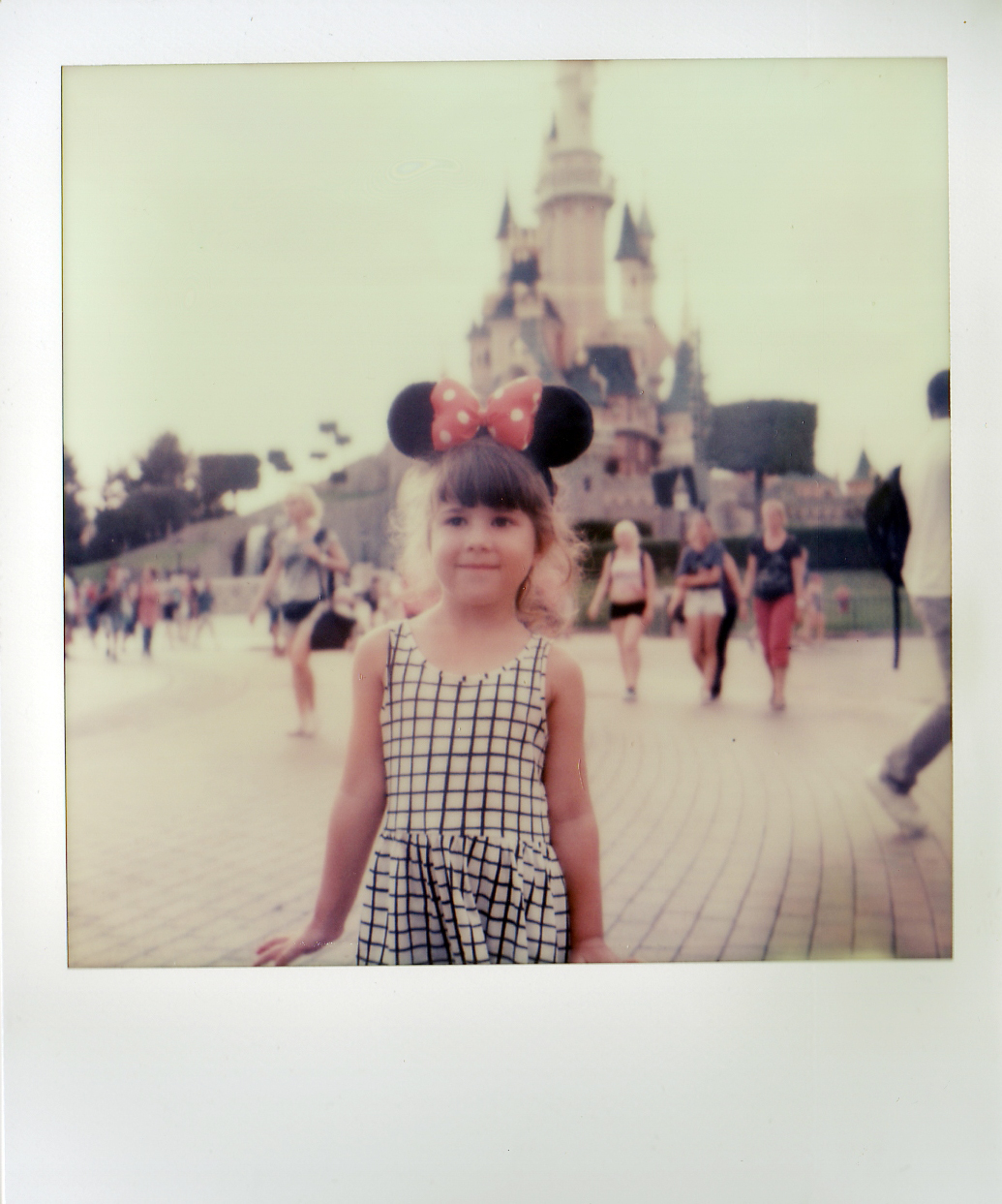 disneyland polaroid sx70-8