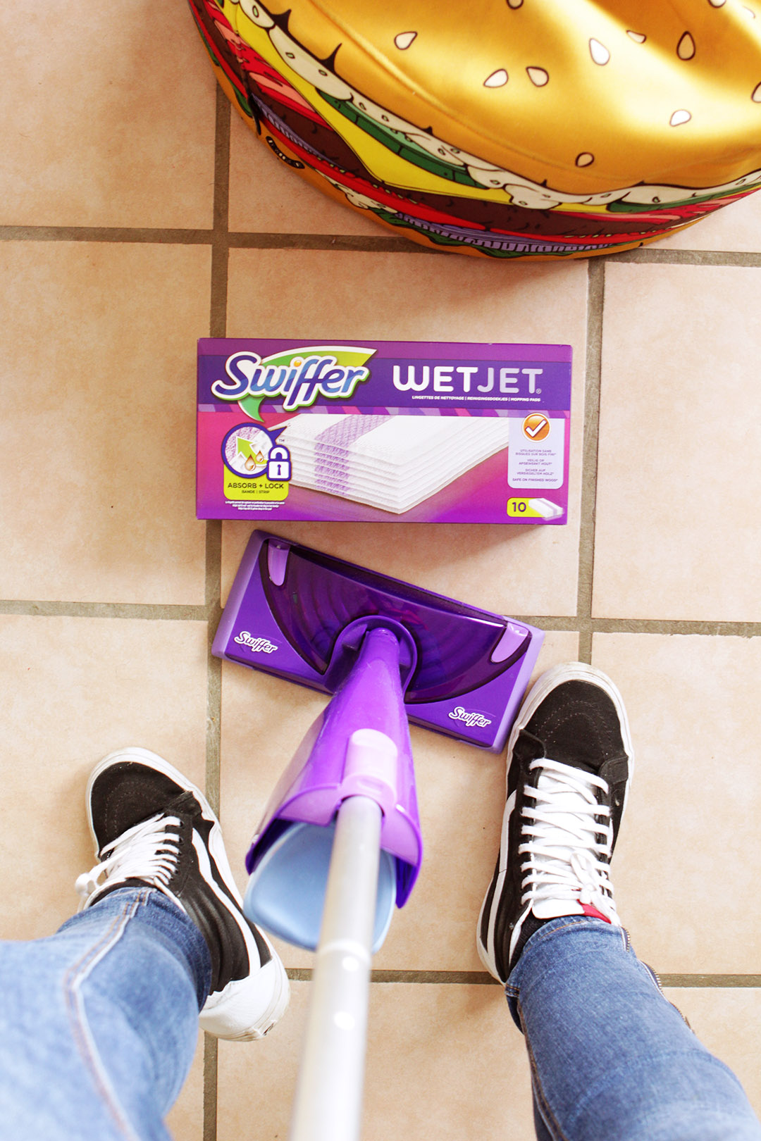 Comment utiliser le balai Spray WetJet de Swiffer ? 