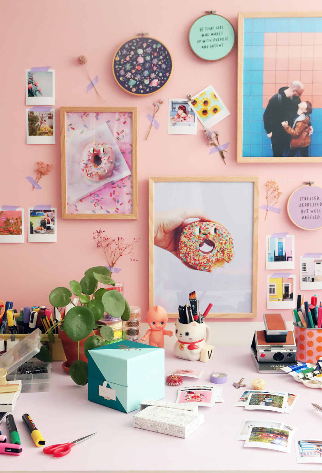 DIY : le mur de photos fleuri & poétique