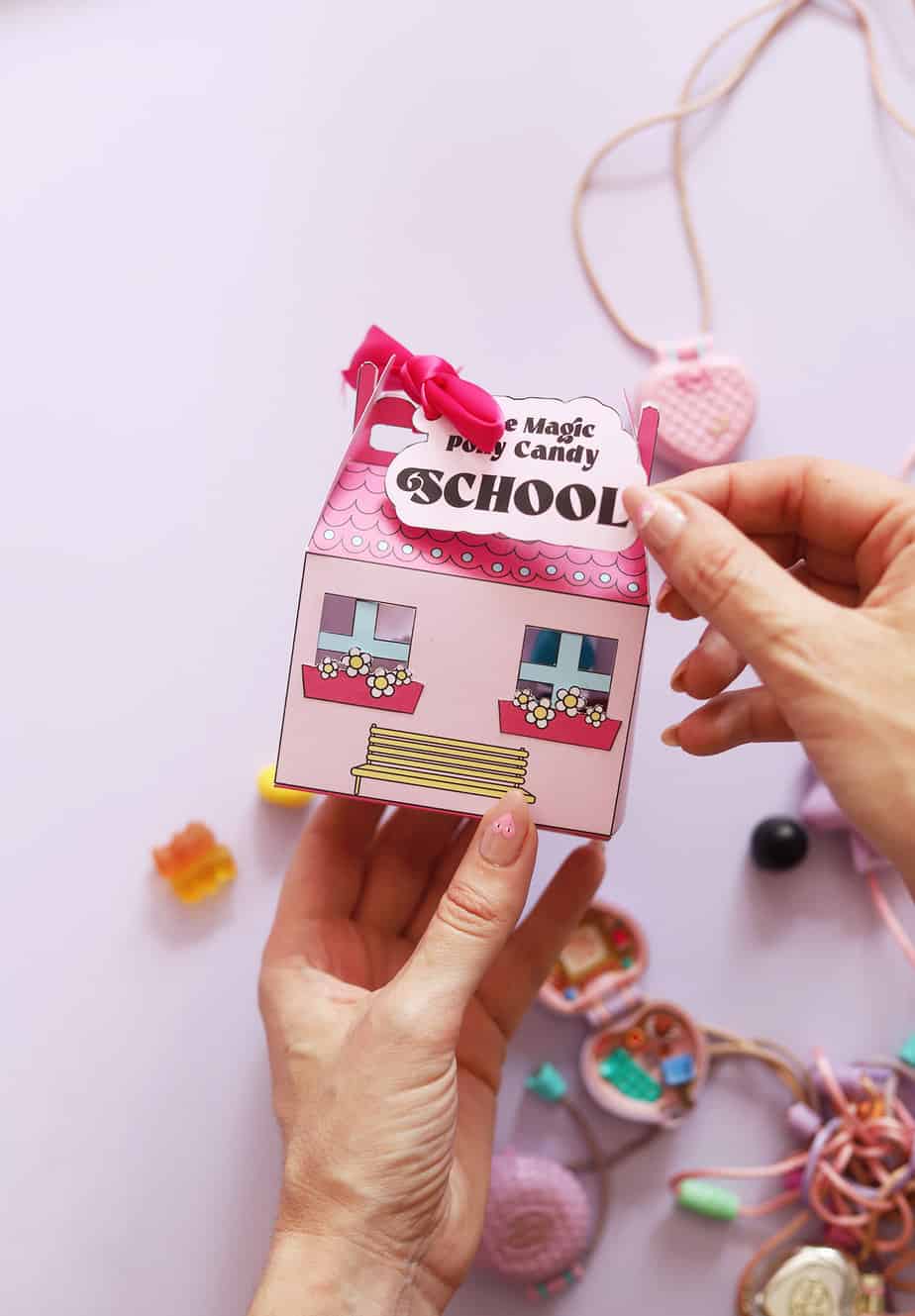DIY : cadeau de fin d’année avec la maison à bonbon version Polly Candy School !